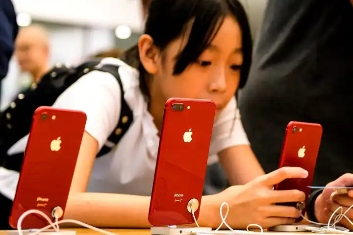 Apple'dan Çin'de iPhone İndirimleri: Neden? Apple'dan Çin'de iPhone İndirimleri: Neden?